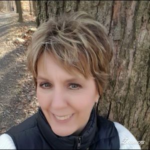 Meet your Posher, Debra